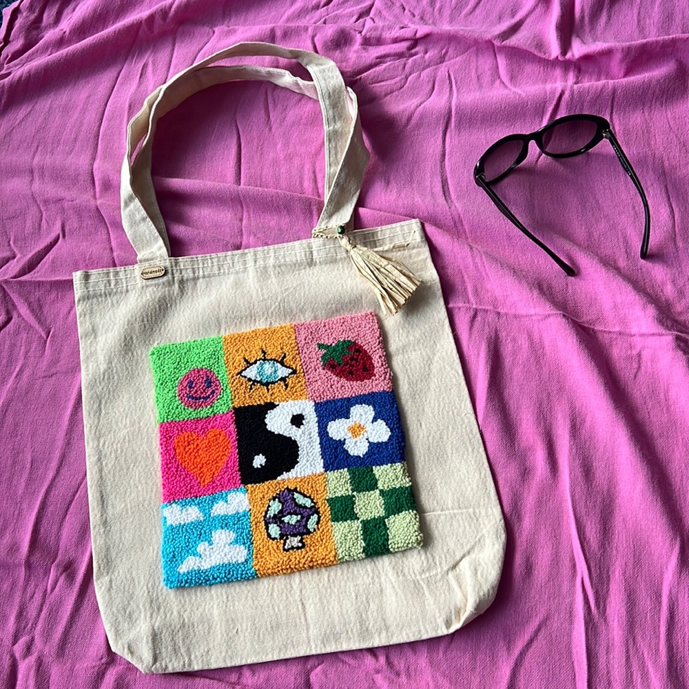 NWT - Nilly's Handmade Punch Happy Beach Bag